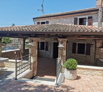 VRSAR 7 KM-KAMENA KUĆA NA PRODAJI (prodaja) - cover