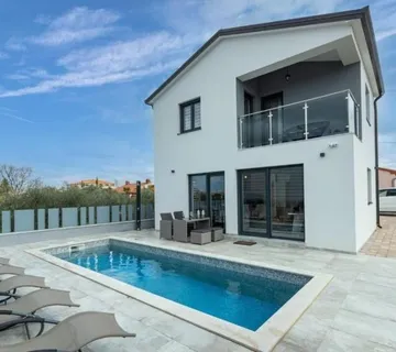 POREČ OKOLICA- PREDIVNA KUĆA NA PRODAJI SA BAZENOM (prodaja) - cover