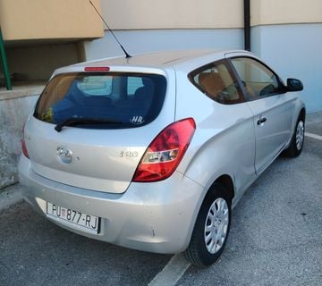 Hyundaii20 - cover