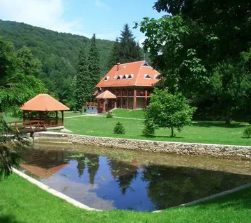 Hotel Višnjica - Park prirode Papuk – Jankovac - Slatinski Drenovac, Čačinci