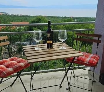 Kraljevica – Dvoetažni stan s pogledom na more i parkingom - cover