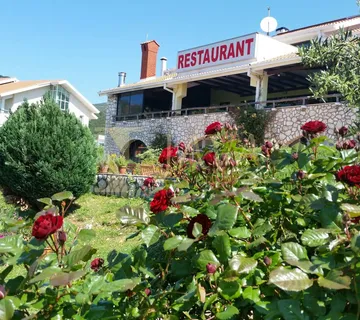 CRES, predivan hotel  300 m od plaža, 90 kreveta, wellness - cover