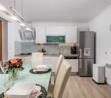 DONJA DRENOVA, kuća u nizu  3S+DB, okućnica,parking - cover