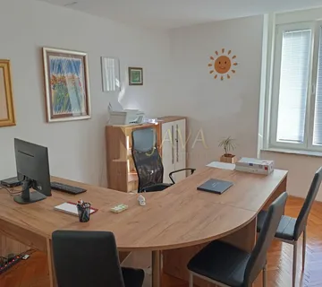 RIJEKA, KORZO - UREDSKI PROSTOR NA SAMOM KORZU - cover