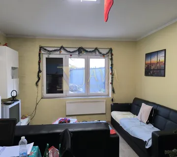 JURDANI 	PRILIKA JEDNOSOBNI STAN NA MIRNOJ LOKACIJI - cover