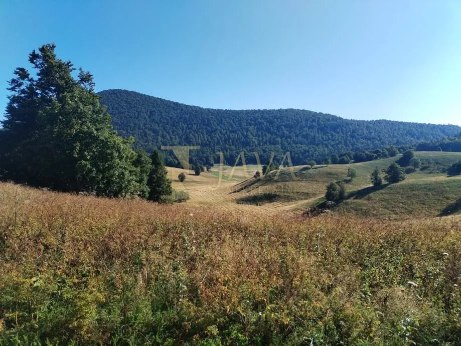 	Begovo Razdolje, 750 m2 otvoren pogled - cover