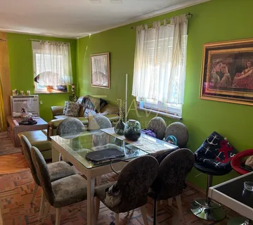 SRDOČI – PROSTRAN DVOETAŽNI STAN 86 m² S PARKIRNIM MJESTOM - cover