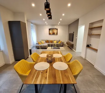 Belveder, renovirani 2s+DB s terasom i vrtom - cover