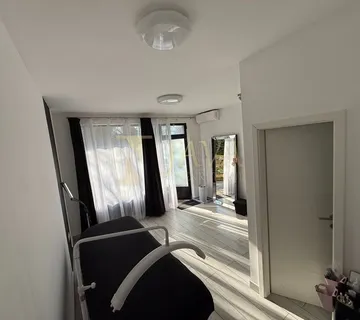 Zamet – poslovni prostor 20 m², prizemlje, adaptiran, odlična lokacija - cover