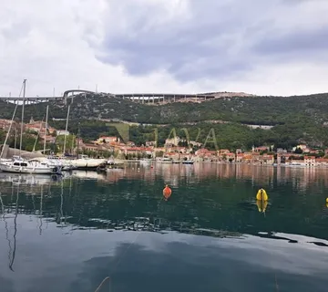 BAKAR – Prostrani stan u vili, 50 m od mora - cover