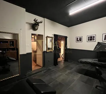 POSLOVNI PROSTOR U CENTRU RIJEKE, 93 M2 + GALERIJA - cover