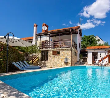 Risika, Krk – kuća s 2 stana, bazenom i velikom okućnicom - cover