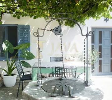 Drivenik – renovirana primorska kuća s okućnicom, 91 m² - cover