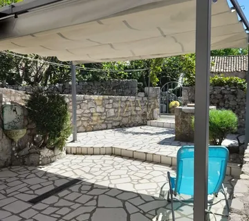 KLENOVICA – Renovirana kamena kuća s pogledom na more - cover