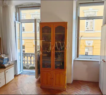 	Centar, gospodski stan, 100m2 s balkonom - cover