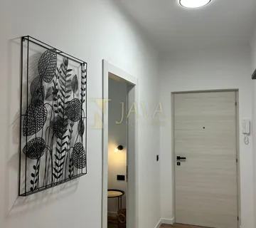 RIJEKA CENTAR - 2S+DB ZA NAJAM U ZGRADI SA LIFTOM - cover