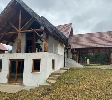 Fužine, Predivna kuća uz šumu 175m2 na parceli 1.187m2  - cover