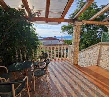 MALINSKA, KUĆA S 2 MANJA STANA, POGLED, PARKING, VRT - cover