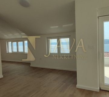 Crikvenica, penthouse 3s+db, 2 terase, 2PM, 400m od mora - cover