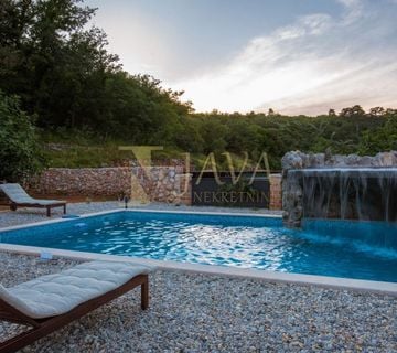 KRK/VRBNIK, VILLA S BAZENOM, ŠPILJOM, VODOPADOM I OKUĆNICOM OD 3000 M2 - cover