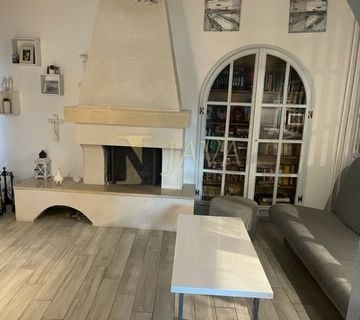 Kastav/Centar, Kuća na 4 etaže, 3 balkona  - cover