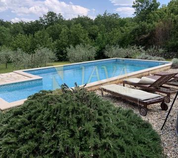 OTOK KRK, RISIKA, VILA S BAZENOM I VELIKOM OKUĆNICOM, 2.2 KM OD MORA - cover