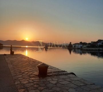 VELI IŽ/ZADAR, GRAĐEVINSKO ZEMLJIŠTE 547M2,200M OD MORA - cover