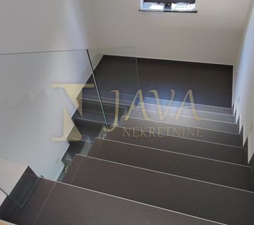 RIJEKA, COSTABELLA, PENTHOUSE 185 M2 S PANORAMSKIM POGLEDOM NA MORE - cover