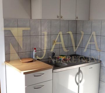 Novi Vinodolski, 169 m2 + 200 m2 okućnice na TOP lokaciji, prilika! - cover