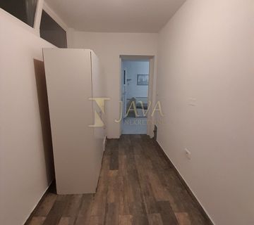 Poreč, 2 S+DB s balkonom, okućnica, pogled - cover