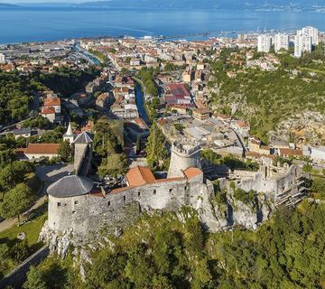 RIJEKA, POSLOVNI PROSTOR 55 M2, U CENTRU TRSATA - cover