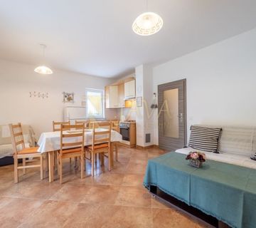 KRK/BAŠKA, DVOJNA KUĆA 132 M2 S 121 M2 OKUĆNICE, 500 M OD PLAŽE - cover