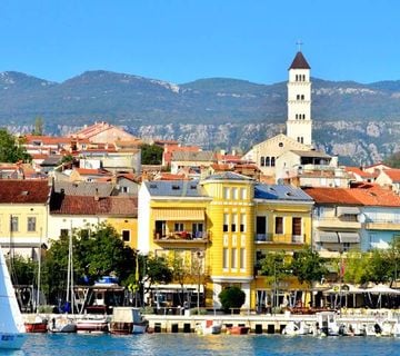 Crikvenica, Kuća u centru s 3 stana i parkingom  - cover