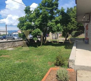 Marinići, Prodaja stambeno-poslovne zgrade s građevinskim terenima - cover