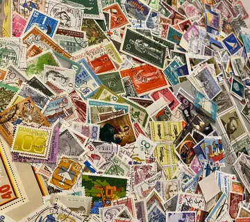 Poštanske marke 700 različitih LOT 8 - cover