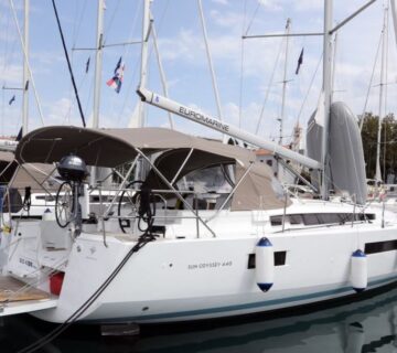 Jeanneau Sun Odyssey 440 - cover