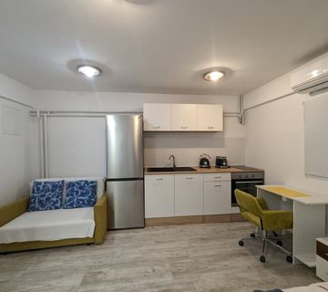 Garsonjera sa podnim grijanjem i klima uređajem (iznajmljivanje) - cover