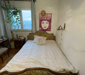 Bračni krevet (stilski namještaj) - cover