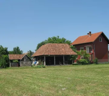 Lekenik,kuća katnica 200m2 sa dva stana,pomoćna zgrada 50 m2 - cover