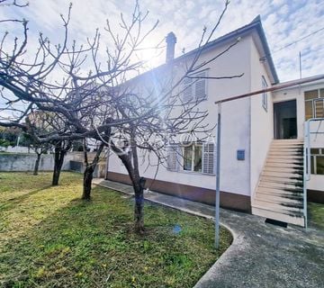 Split, Kocunar (Mosećka ul.) - Kuća s dva trosobna stana! - cover