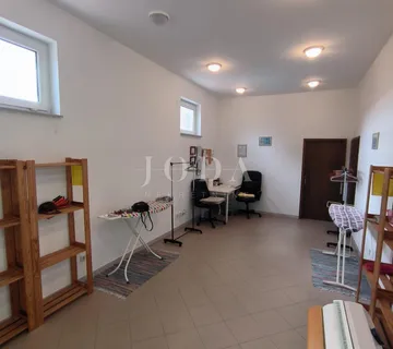 Poslovni prostor na odličnoj lokaciji u Novom Vinodolskom - cover