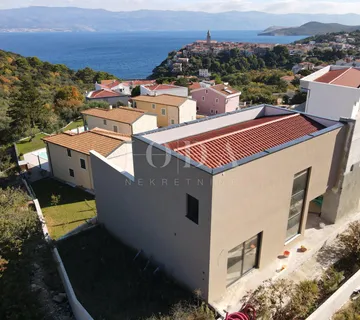 Vrbnik, vila sa bazenom