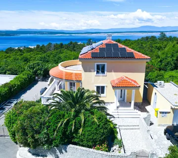 Crikvenica, vila sa bazenom i pogledom na more! - cover