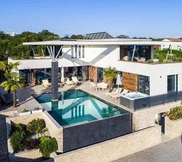 Moderna luksuzna vila s pogledom na  more - cover