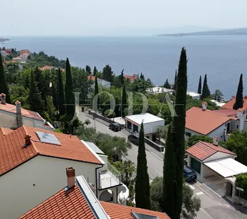 Prostrana kuća s 5 apartmana, 100 m od mora – idealna za turizam! - cover