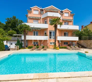 Apartmanska vila sa 8 apartmana - Oprić, Opatija