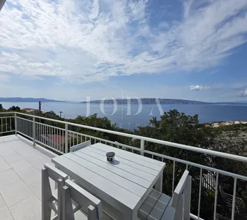 SENJ, kuća sa dva stana i prekrasnim pogledom - cover