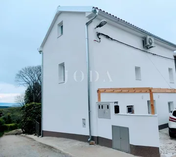Renovirana kuća kompletno opremljena,Valtura - Valtura, Ližnjan