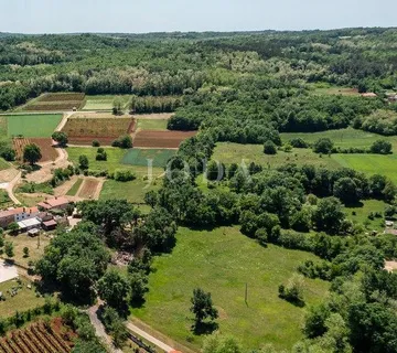 Građevinsko zemljište,okolica Motovuna - Rakotule, Karojba