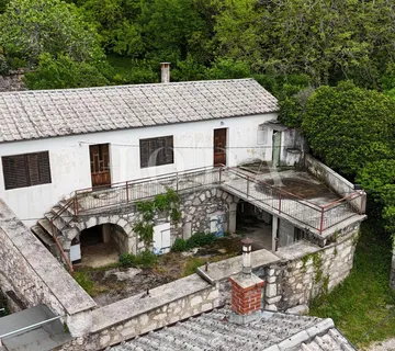 Kamena kuća s pogledom na more + dodatna parcela 1400 m² | Baretići, Grižane - Grižane, Vinodolska općina